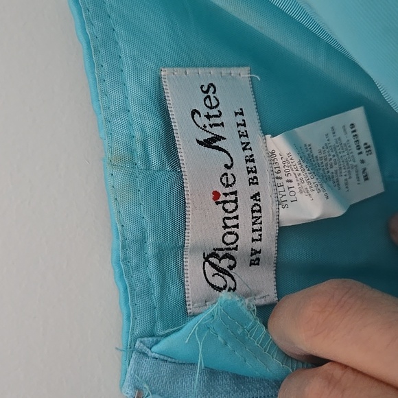 Blue Sweetheart Bodice and Tulle Gown - Picture 4 of 6